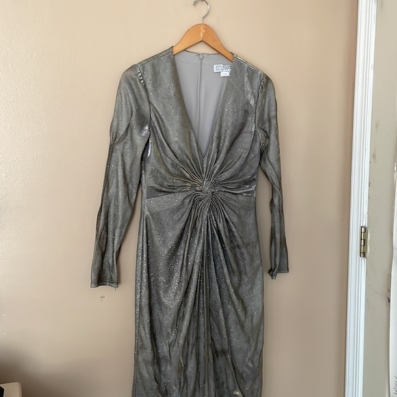 Ieena for Mac Duggal
Silver Shimmer V-neck Gown - Picture 6 of 13